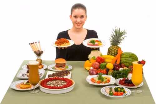 Ăn uống “thả phanh”. Trên thực tế, mặc dù có nhiều bạn rất kén ăn nhưng ngược lại, có nhiều phụ nữ ăn uống “thả phanh”, không hạn chế lượng thức ăn, loại thức ăn với suy nghĩ thế mới khỏe mạnh, mới đủ chất. Nhưng hệ quả của chế độ ăn uống không biết “kiềm chế” này là nhiều phụ nữ đã bị béo phì trước khi mang thai.