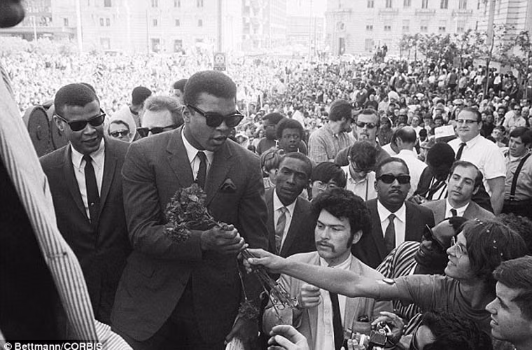 Ali xuất hiện ở thành phố San Francisco vào ngày 27/4/1968 để tham gia hoạt động ủng hộ một dự thảo. Bài phát biểu của ông đã thu hút sự theo dõi của 12.500 người.