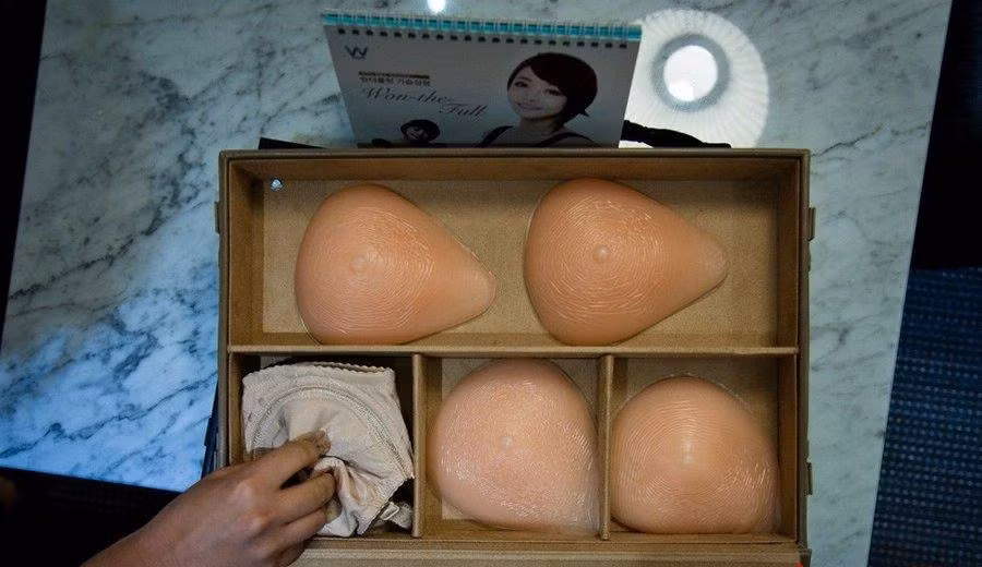 Những miếng silicone dùng để nâng ngực.
