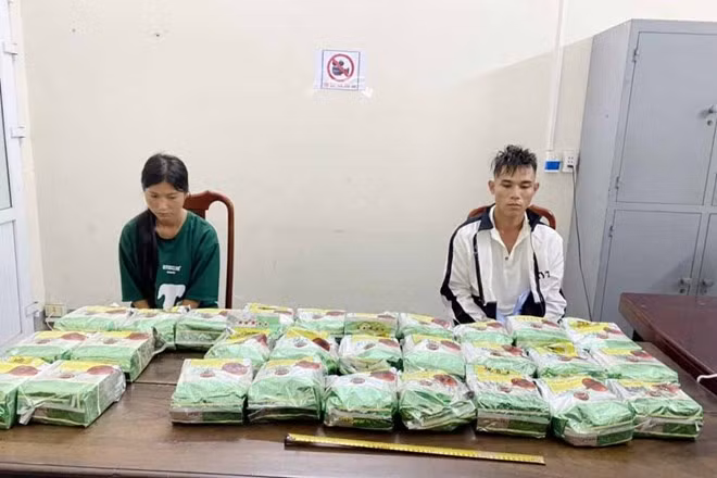 Hà Tĩnh: Bắt 2 đối tượng vận chuyển 30kg ma túy đá Ha Tinh: Bat 2 doi tuong van chuyen 30kg ma tuy da
