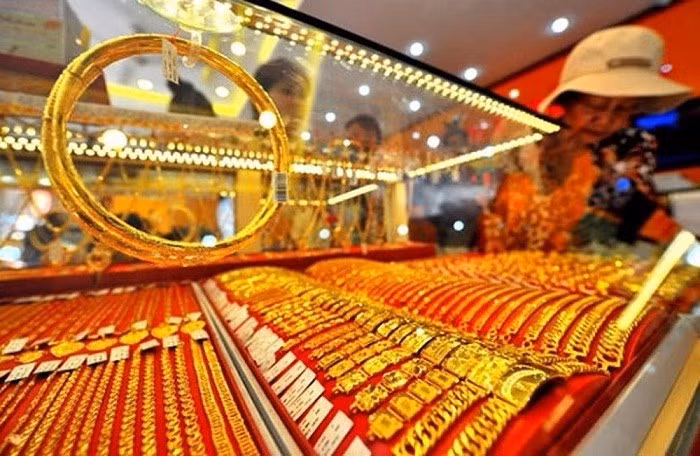 Dù vậy, theo các nhà nghiên cứu, người Việt không nên quá lo lắng trước những kiêng kỵ của tháng cô hồn. Ảnh: Gia đình Việt Nam.