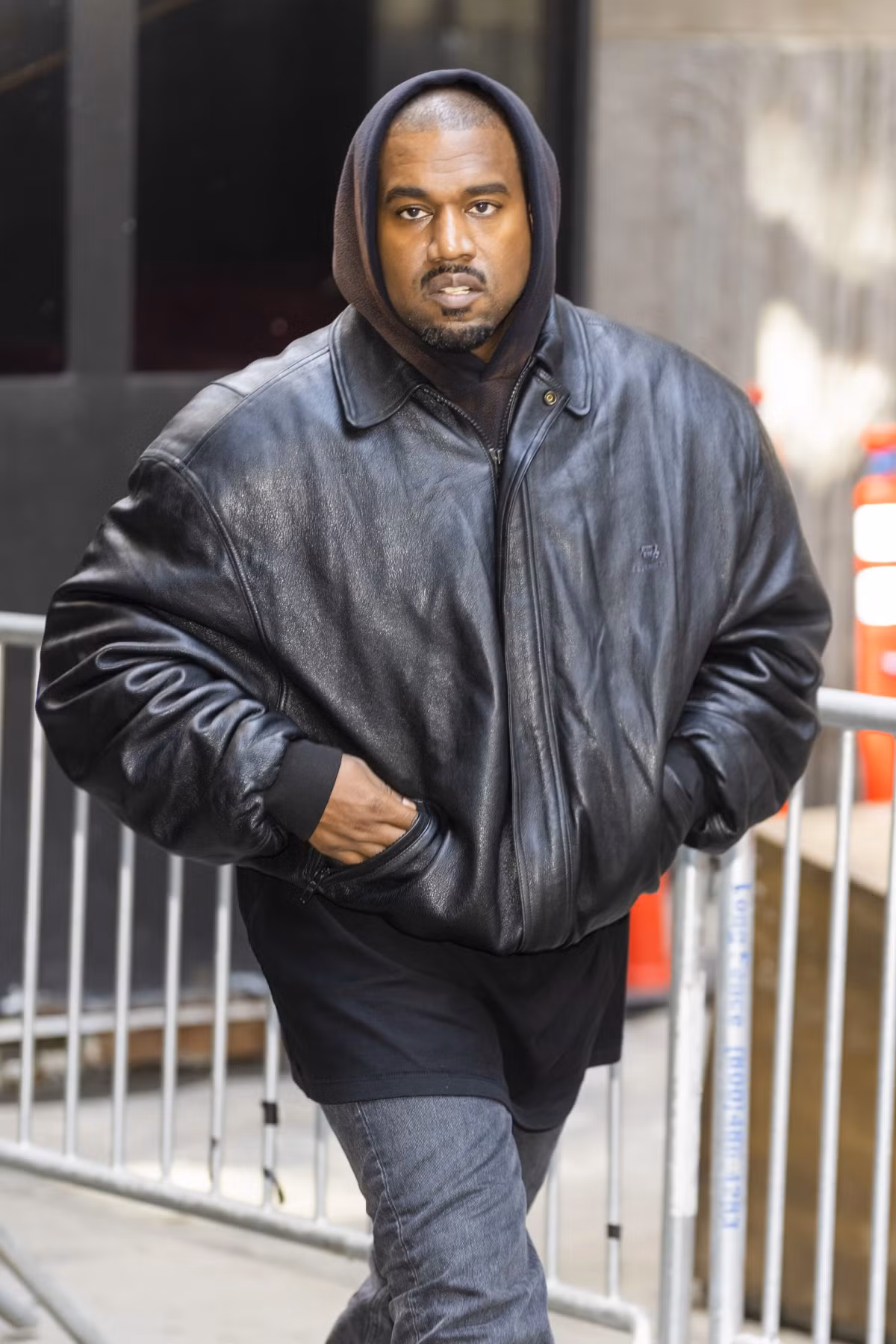 Chi 850.000 USD de do rang, Kanye West doi mat hiem hoa