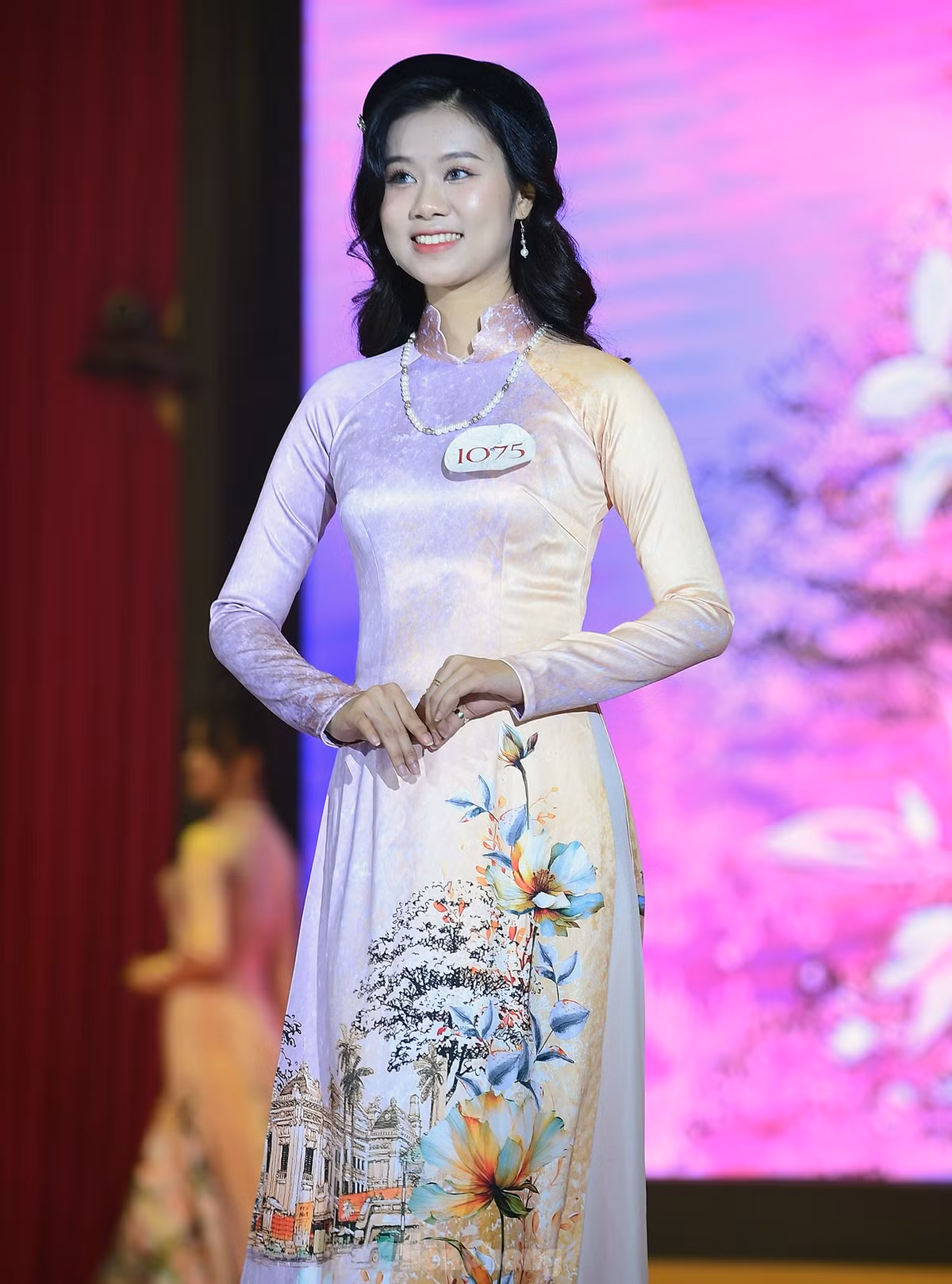 Nu sinh DH Mo Ha Noi tro thanh Hoa khoi Sinh vien Viet Nam-Hinh-10