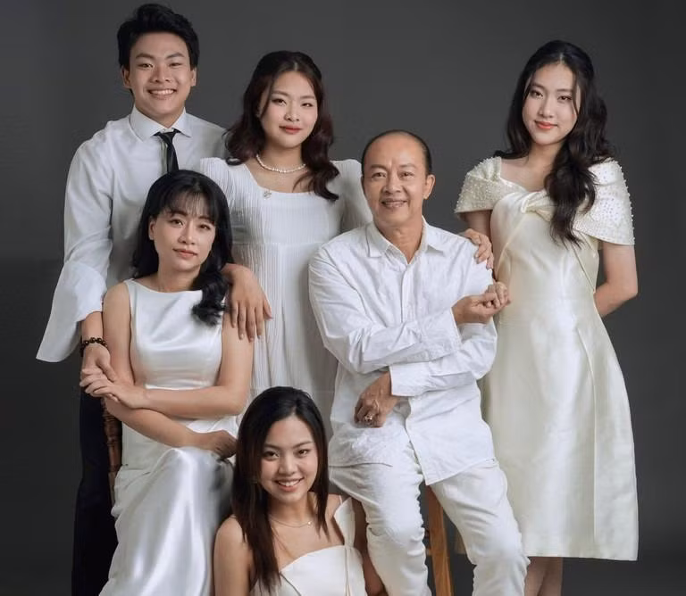 NSƯT Đức Hải 62 tuổi thu nhập trăm triệu/tháng, sống an nhàn bên vợ con - Hình 4 NSUT Duc Hai 62 tuoi thu nhap tram trieu/thang, song an nhan ben vo con-Hinh-4