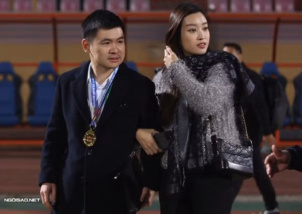 Đỗ Mỹ Linh được cả nhà chồng yêu chiều vì 'đẹp nết' - Hình 4 Do My Linh duoc ca nha chong yeu chieu vi 'dep net'-Hinh-4