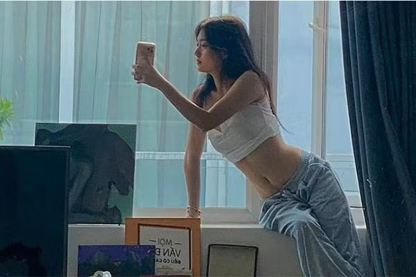 Con gái Vũ Thu Phương: Nhan sắc tuổi 18 khán giả khen nức nở - Hình 6 Con gai Vu Thu Phuong: Nhan sac tuoi 18 khan gia khen nuc no-Hinh-6