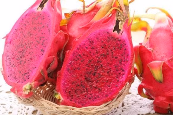 Những công dụng và kiêng kỵ khi ăn thanh long ruột đỏ - Hình 2 Nhung cong dung va kieng ky khi an thanh long ruot do-Hinh-2