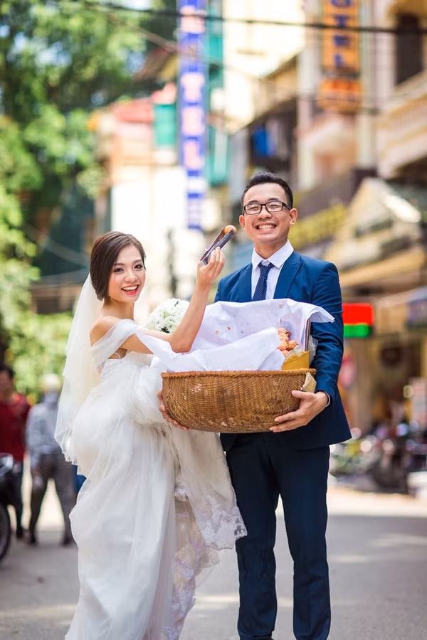 Xem ảnh cưới của MC Anh Vũ và Quỳnh Anh, không hề thấy sự gượng ép, cứng nhắc, dập khuôn theo concept chụp ảnh cưới phố biến...