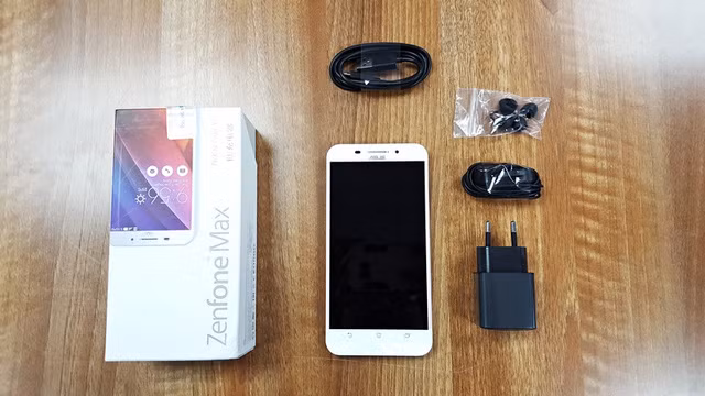 Nắm bắt được xu hướng đó, Asus đã ra mắt ZenFone Max - một sản phẩm thuộc phân khúc giá rẻ, hướng tới đối tượng người dùng thường xuyên sử dụng smartphone hoặc những người yêu thích những chuyến du lịch dài ngày.