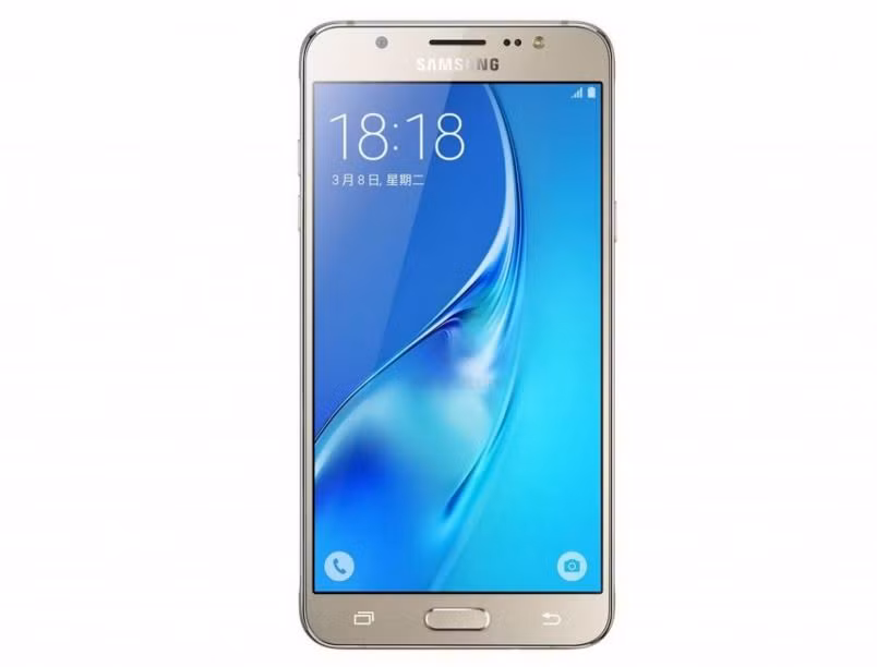 Trước đó không lâu, Galaxy J5 2016 đã xuất hiện đầy đủ hình ảnh và cho thấy nó có khung vỏ bằng kim loại khá sang trọng.