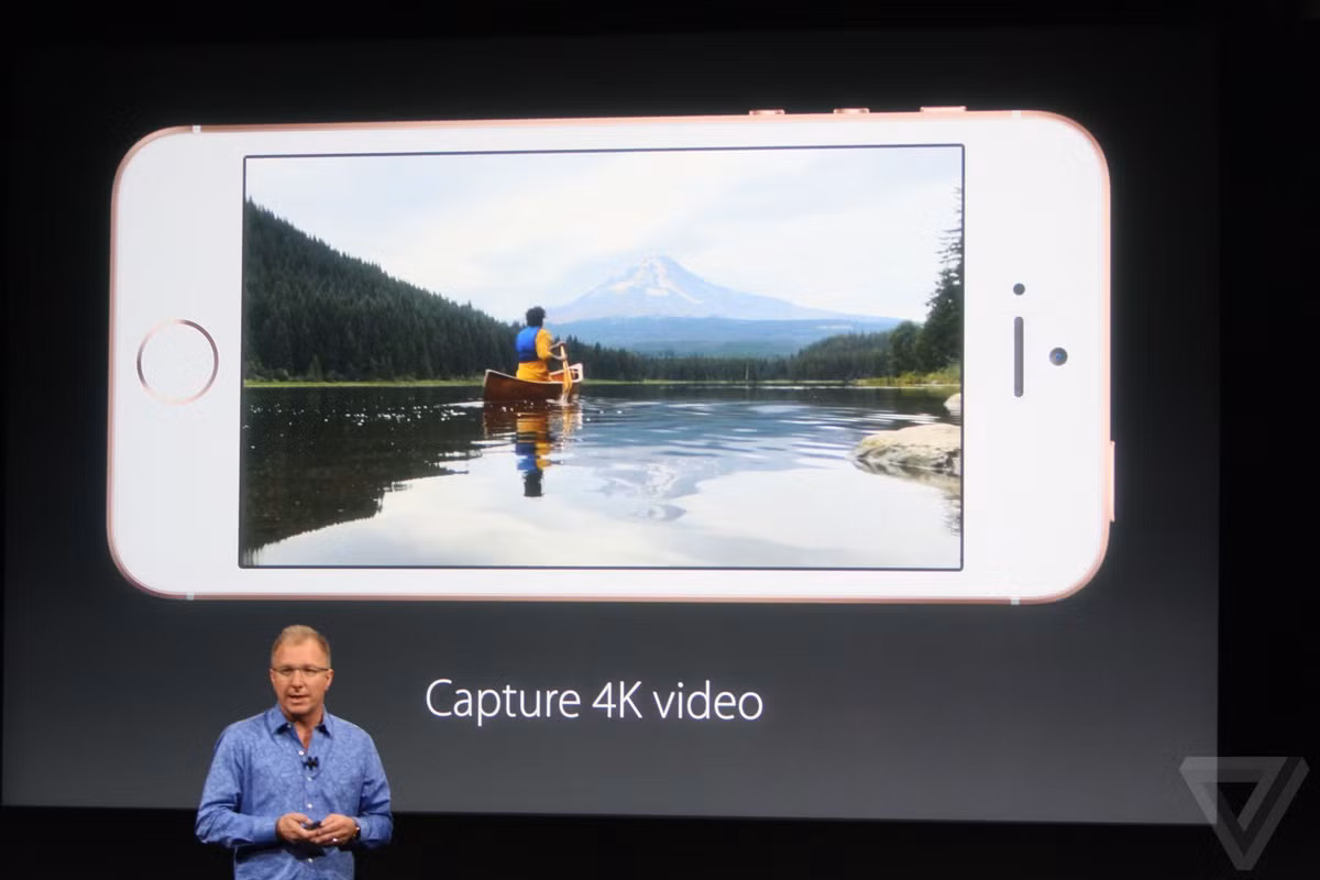 iPhone SE có giá 399 USD với bản 16GB và 499 USD với bản 64B.