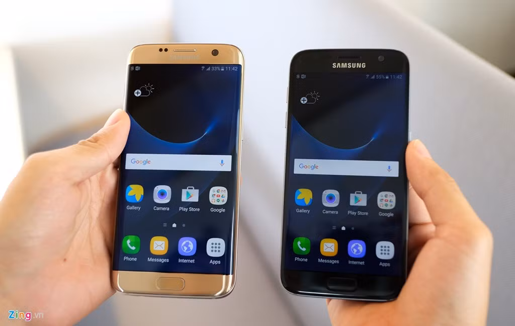 Galaxy S7 edge cho cảm giác cầm êm ái hơn nhiều so với S6 Edge. Trong khi đó, với kích thước vừa phải, Galaxy S7 cho cảm giác gọn gàng và mềm mại.