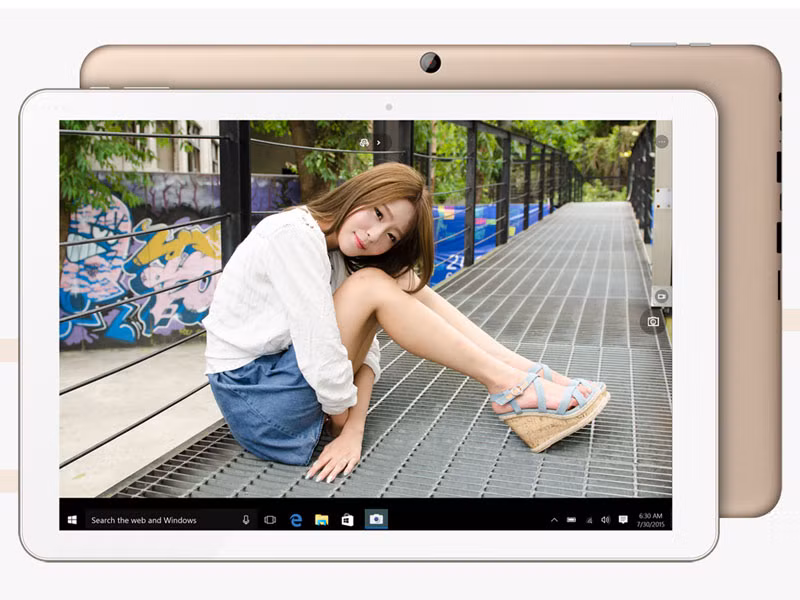 Viên pin của nó có dung lượng 11.000 mAh, có hỗ trợ công nghệ sạc nhanh. Bộ đôi camera độ phân giải lần lượt là 5 MP và 2 MP.