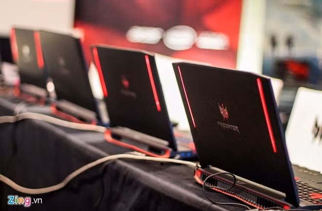Predator là thương hiệu laptop chơi game cao cấp nhất của Acer. Cả 2 phiên bản 15 và 17 inch của laptop RAM 32 GB này sẽ bán chính hãng tại Việt Nam từ 18/3.