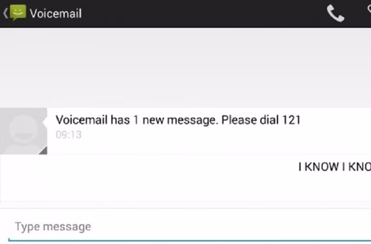 Tính năng voicemail trên smartphone không có gì phải bàn cãi nhưng chính những dòng text nhắc nhở về hiện trạng hộp thư thoại lại gây phiền nhiễu cho người dùng, thậm chí làm họ không còn muốn nghe chính thư thoại đó nữa. Tính năng này cũng sẽ sớm được loại bỏ để các smartphone thật sự xứng với mỹ từ “thông minh”.