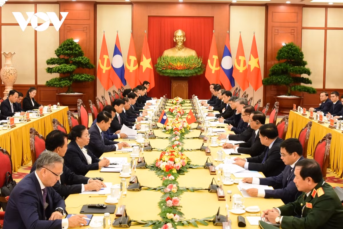 Tại buổi hội đàm, hai nhà lãnh đạo nhất trí tăng cường trụ cột hợp tác về quốc phòng, an ninh, bảo đảm chỗ dựa vững chắc cho nhau nhằm đối phó hiệu quả với các thách thức an ninh ngày càng đa dạng, phức tạp; tích cực triển khai thực hiện hiệu quả các nghị định thư, kế hoạch hợp tác với quốc phòng, an ninh, góp phần giữ vững ổn định chính trị ở mỗi nước.