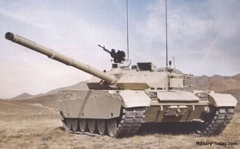 Hình dạng MBT-3000 được cho là rất giống với Type 99, khiến nó có thể được xem như là biến thể xuất khẩu của Type 99.