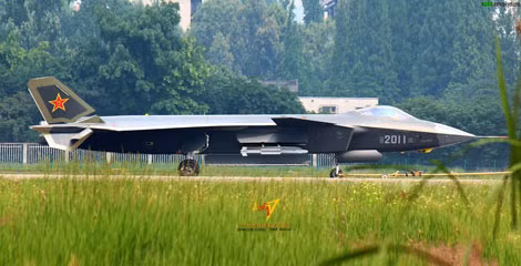 Mẫu thử nghiệm tiêm kích tàng hình J-20.
