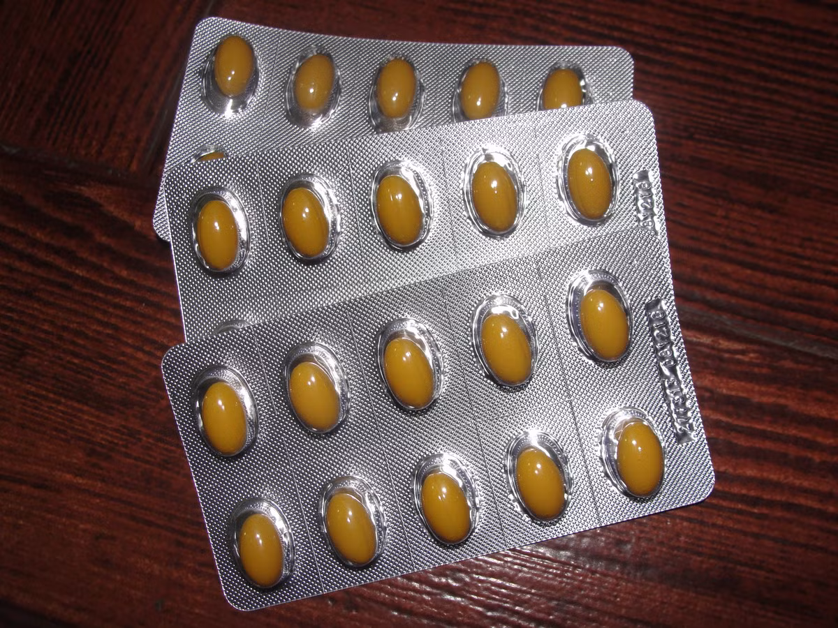 Nano curcumin viên nang mềm và dạng dung dịch 7,5%.