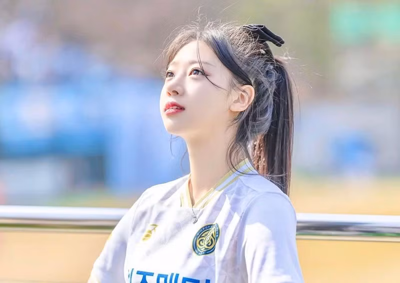 Hot girl hoạt náo viên xinh đẹp khiến người hâm mộ cảm thán - Hình 6 Hot girl hoat nao vien xinh dep khien nguoi ham mo cam than-Hinh-6