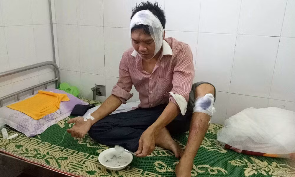 Vụ chìm tàu 3 người chết: 7 giờ giáp mặt tử thần Vu chim tau 3 nguoi chet: 7 gio giap mat tu than