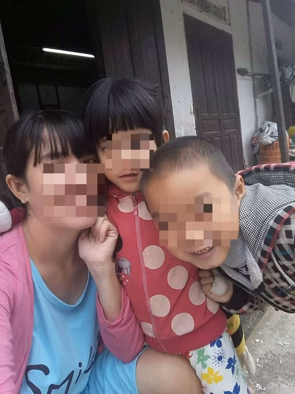 Chong phu phang ru bo vo cung 2 con nho vi bo tre