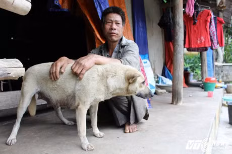 Tận cùng khốn khổ của mẹ già hơn 90 tuổi và 3 con điên dại - Hình 4 Tan cung khon kho cua me gia hon 90 tuoi va 3 con dien dai-Hinh-4