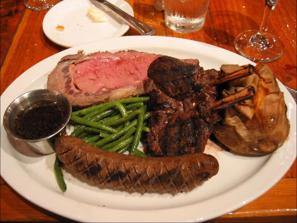 Thịt rừng Jackson Hole - Mỹ bạn sẽ được thưởng thức những món nướng ngon từ thịt nai, bò rừng.