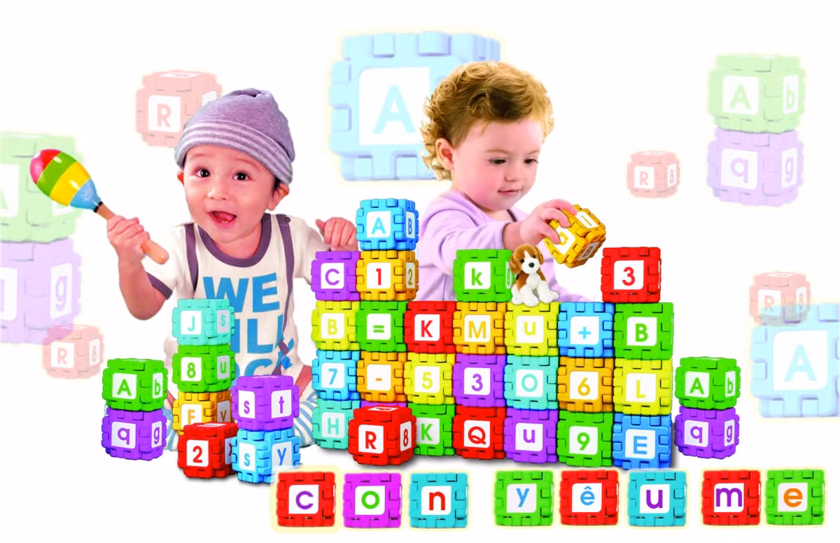 Những khối xếp hình giúp bé phát triển phối hợp tay mắt, nhận thức về không gian và kỹ năng xã hội.