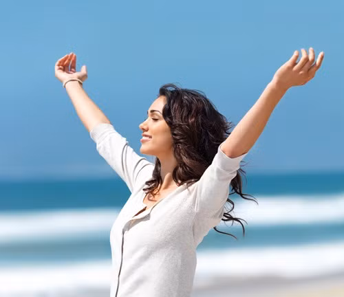 Stress hoặc những áp lực trong công việc cũng gây nên những phiền toái nhất định cho làn da và khả năng giữ nước của da cũng giảm đi đáng kể. Do đó, hãy tìm mọi cách để tránh xa stress - kẻ thù nguy hiểm của làn da.