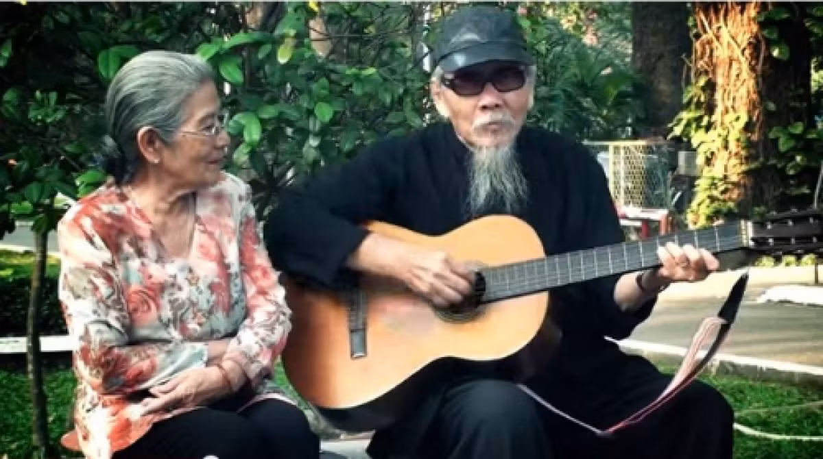 “Người mẹ hiền nhất” màn ảnh Việt, 91 tuổi vẫn tự lái xe đi làm - Hình 3 “Nguoi me hien nhat” man anh Viet, 91 tuoi van tu lai xe di lam-Hinh-3