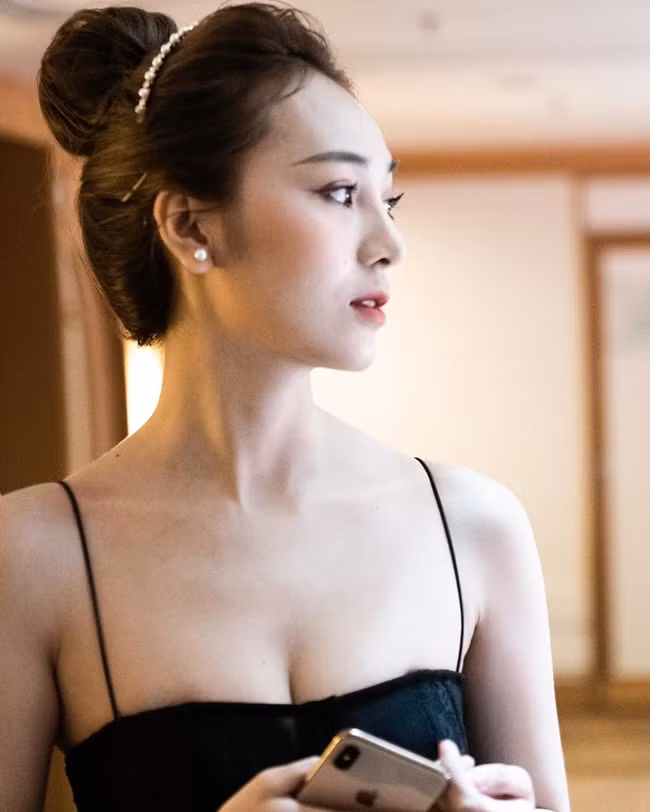 Hoàng Kim Chi là hot girl 9x nhận được nhiều sự quan tâm của cư dân mạng.