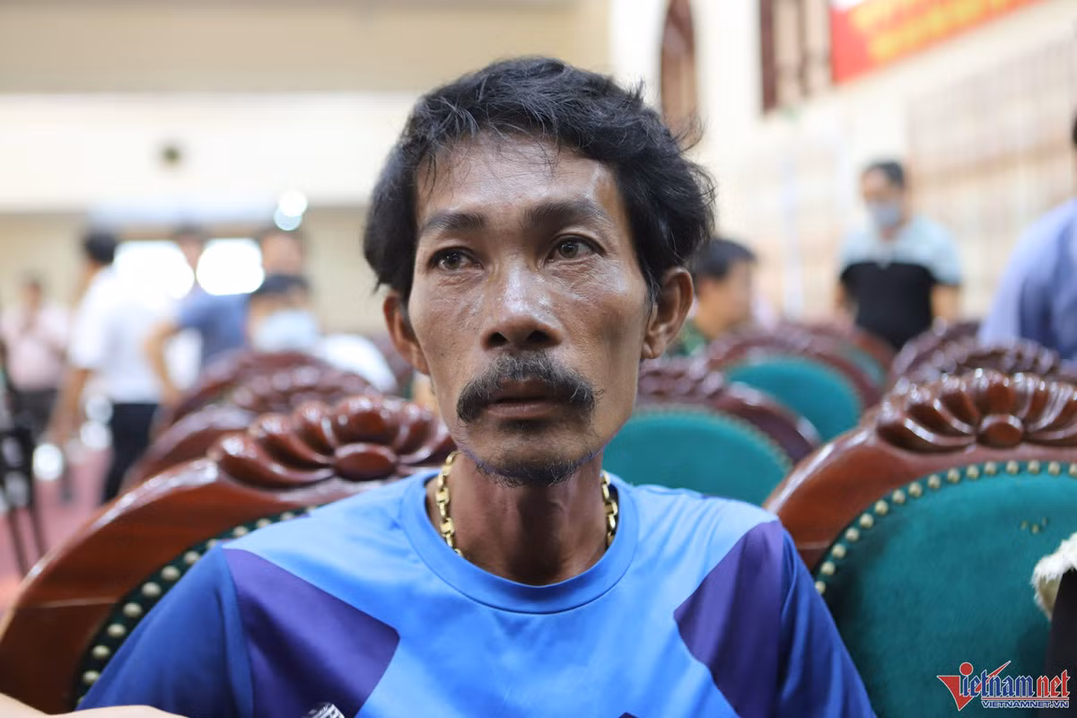 5 ngu dan mat tich tro ve va phut giay vo om chong trao nuoc mat