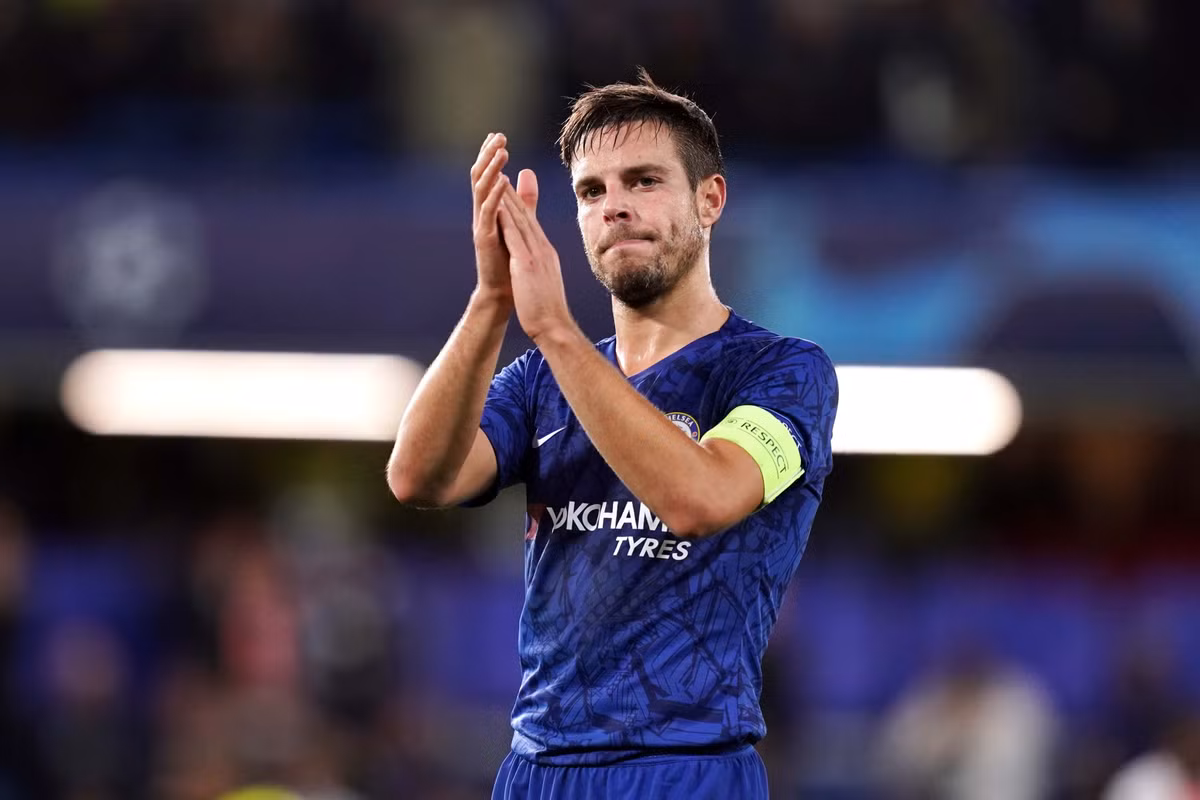 Barca da co 5 tren 8 muc tieu trong mua chuyen nhuong he-Hinh-3