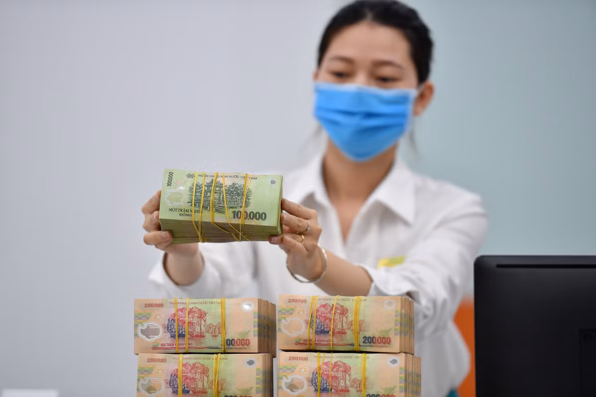 Nhieu ngan hang nang lai suat huy dong vuot 7%/nam