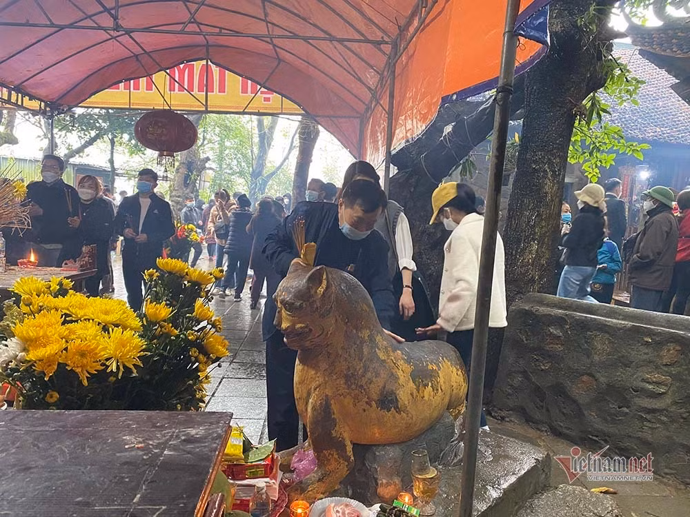 Xoa mon tuong 'than ho' o chua Huong Tich cau het benh-Hinh-5