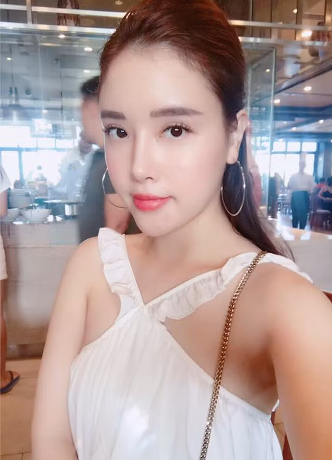 Em gai Mai Phuong Thuy mac gi cung duoc khen dep sang vi xinh nhu hoa hau-Hinh-6