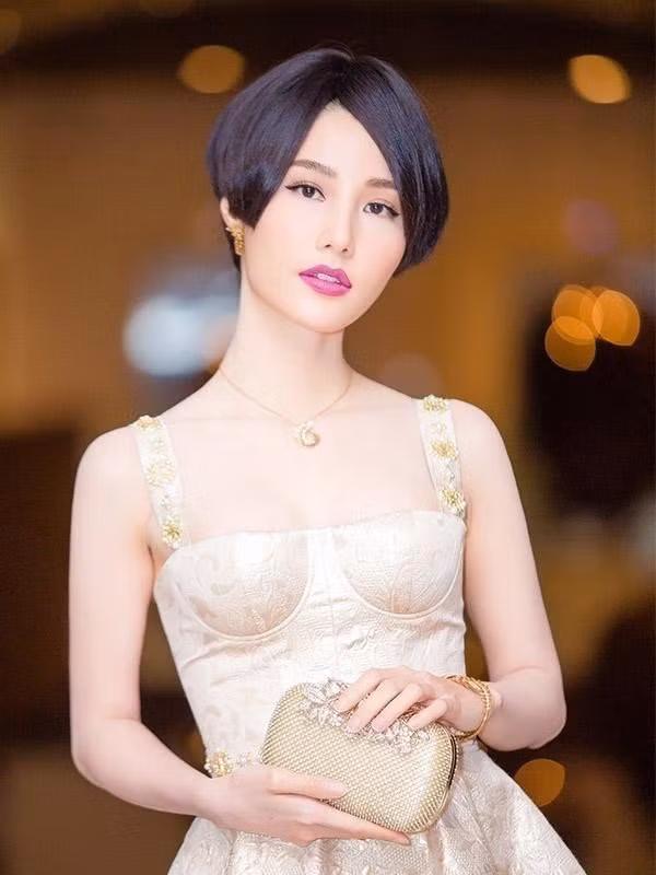Dàn mỹ nhân Việt không ngại đổi diện mạo vì vai diễn: Việt Hương cắt trọc đầu - Hình 6 Dan my nhan Viet khong ngai doi dien mao vi vai dien: Viet Huong cat troc dau-Hinh-6