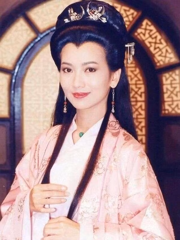 My nhan phan boi Chau Tinh Tri va loat 'Bach Xa' dep nhat man anh gio the nao?-Hinh-4