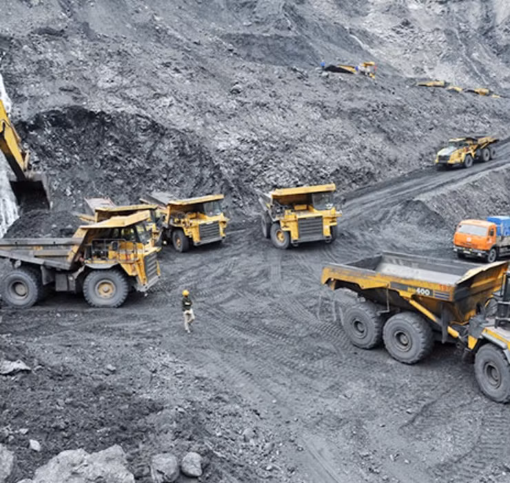 Phần lớn lượng than đá sản xuất tại Ukraine là để sử dụng trong nước, với chỉ một ít trữ lượng nhỏ được trích ra để xuất khẩu.