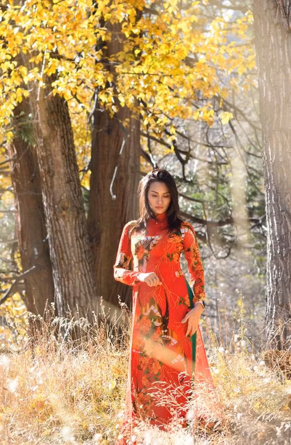 Ngo Y An dang loat anh dien ao dai don xuan duoc khen tre dep-Hinh-12