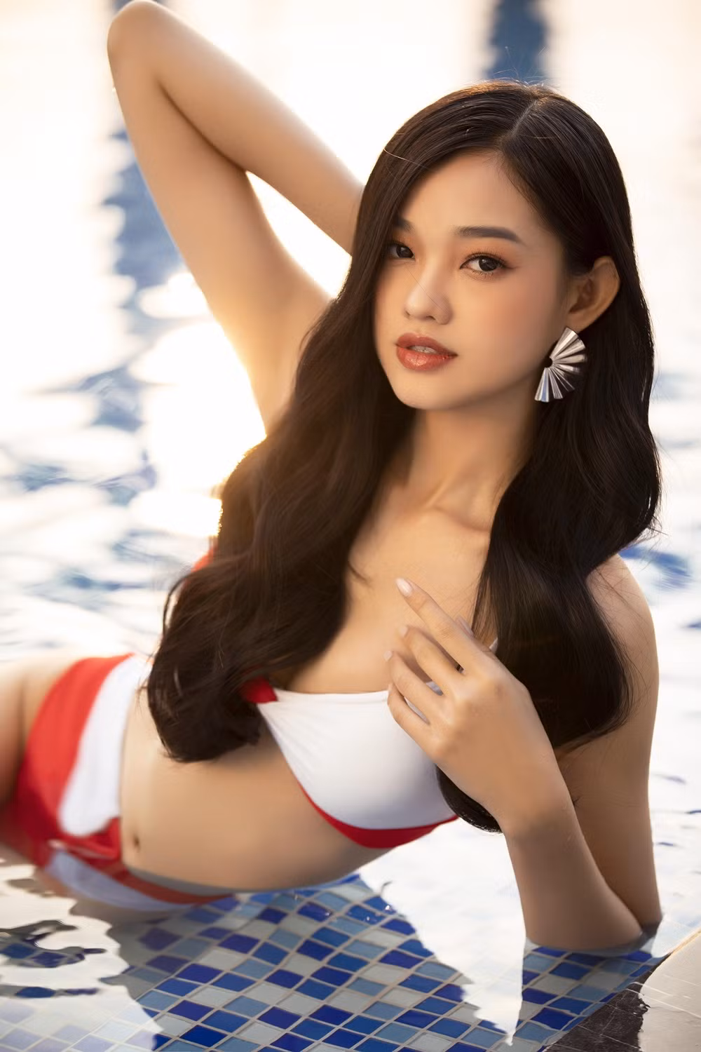 Nu sinh Ben Tre cao 1m75 noi bat trong loat anh top 64 Miss World VN-Hinh-2