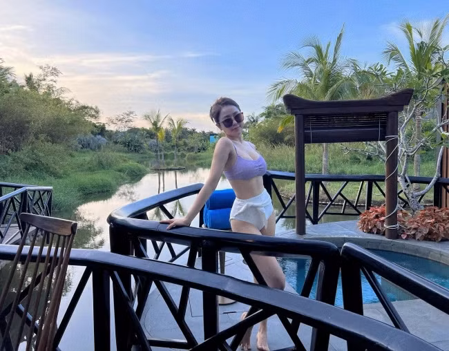 Ngày càng xinh đẹp, gợi cảm giúp Trâm Anh thêm nổi tiếng, công việc cùng thu nhập cũng tăng lên.