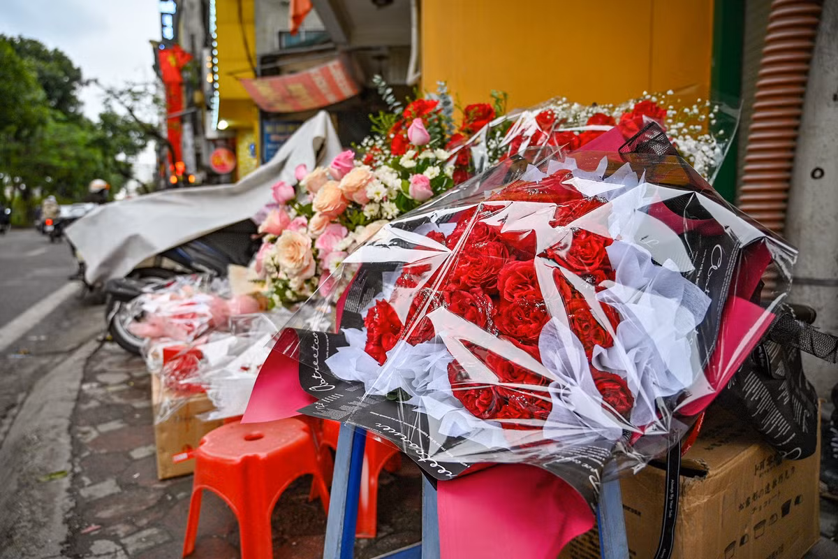 Hoa, qua tang Valentine nam doc via he cho khach