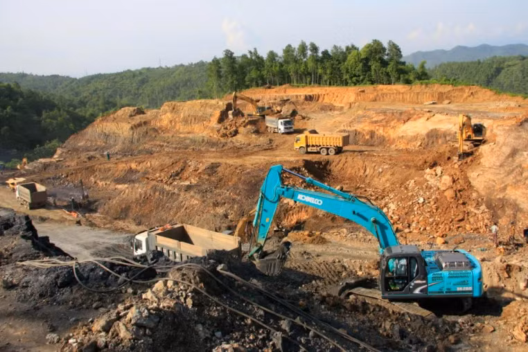 Hai van ban 'don duong' cua Lao Cai trong vu khai thac trieu tan quang chui
