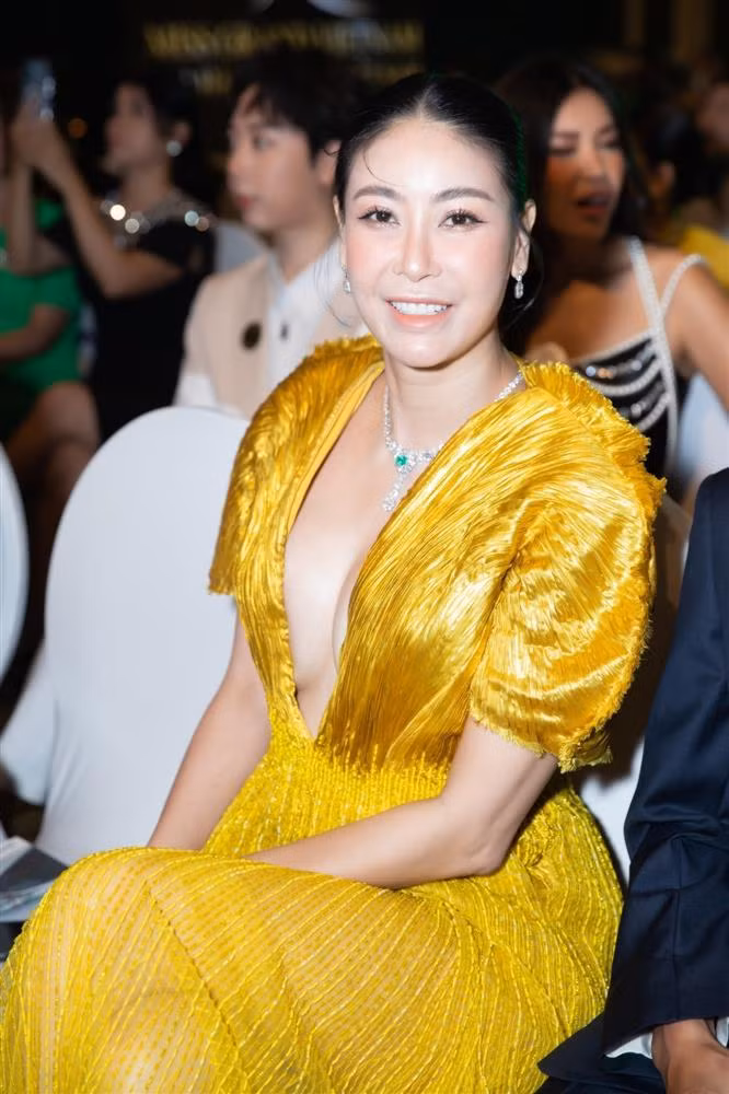 Ha Kieu Anh de lo doi mat sung hup sau nghi van 