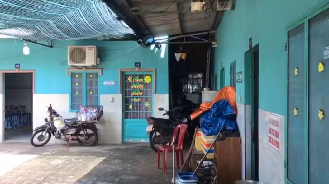 Cùng con vào nhà nghỉ với bạn trai, 1 phụ nữ tử vong Cung con vao nha nghi voi ban trai, 1 phu nu tu vong