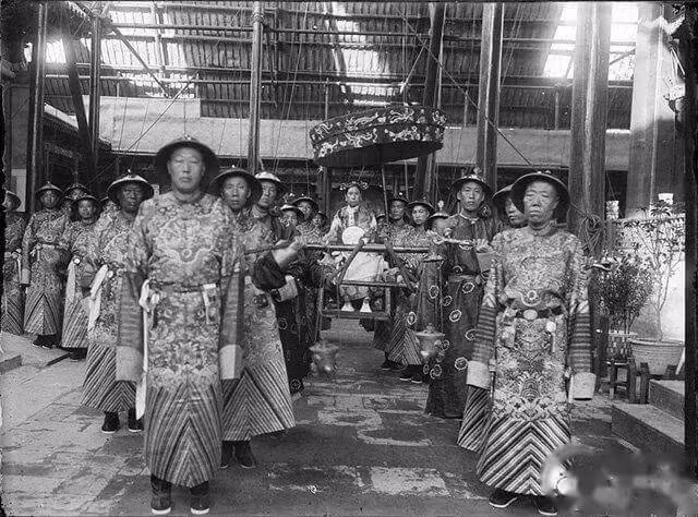 Sự hào hoa của Lão Phật Gia tại Cung điện Mùa hè.