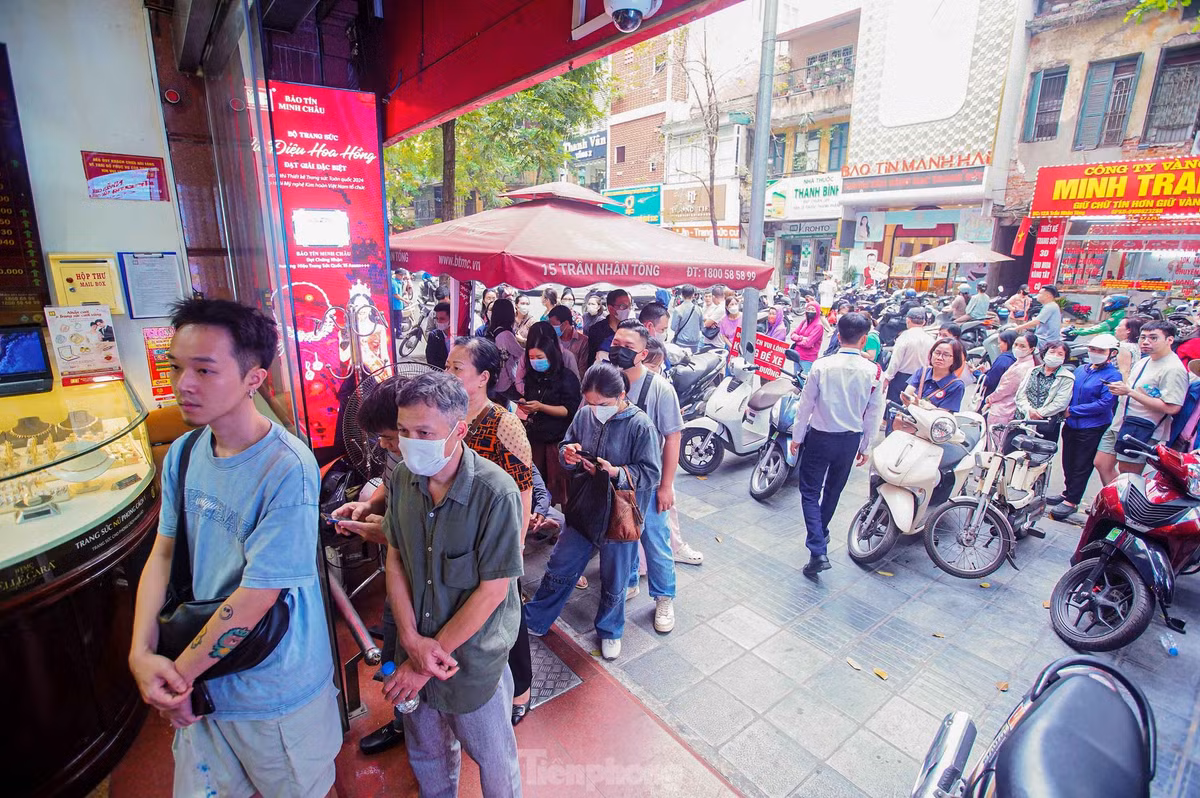 Canh tuong chua tung thay o 'pho vang' Ha Noi-Hinh-12