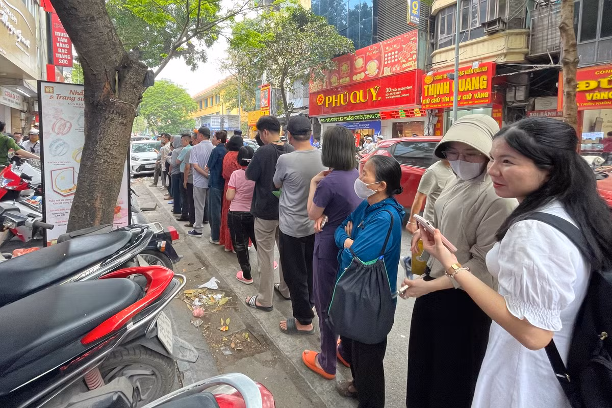 Canh tuong chua tung thay o 'pho vang' Ha Noi-Hinh-9